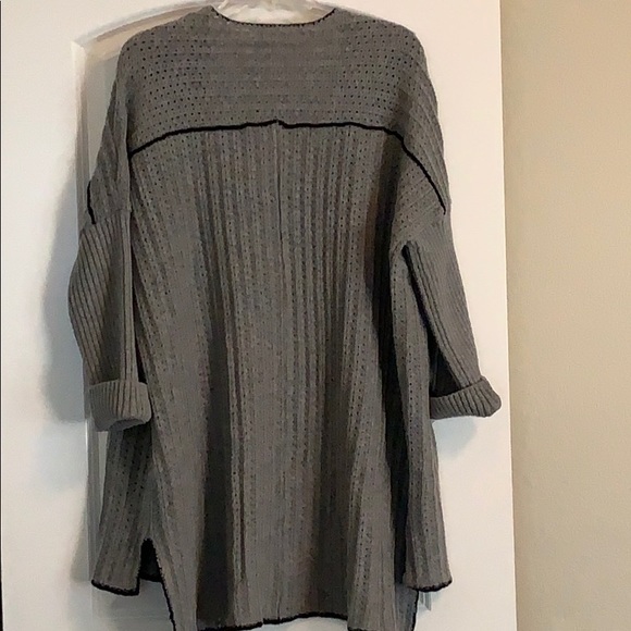 UGG RILEY Sweater NWT - Picture 6 of 8